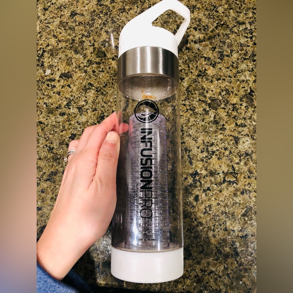 Gently used fruit infuser water bottle